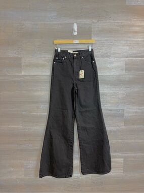 Levi’s High Loose Flare Jeans 25x32 NWT Black High Rise Wide Leg Retro